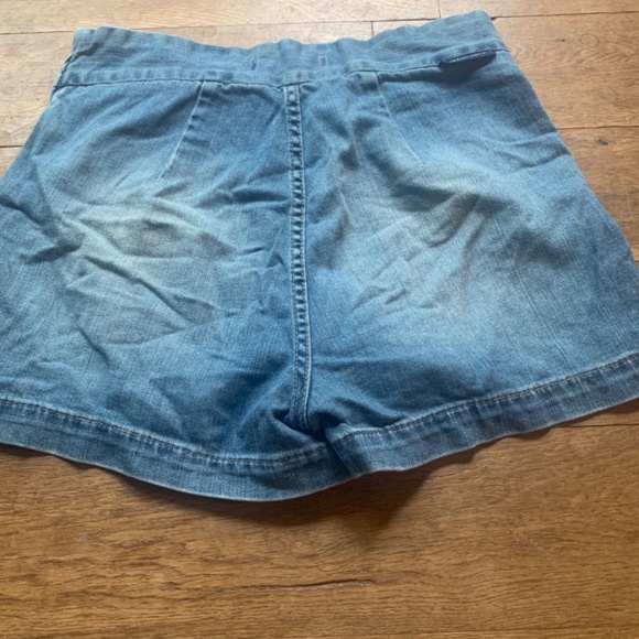 High waisted shorts - Picture 3 of 3